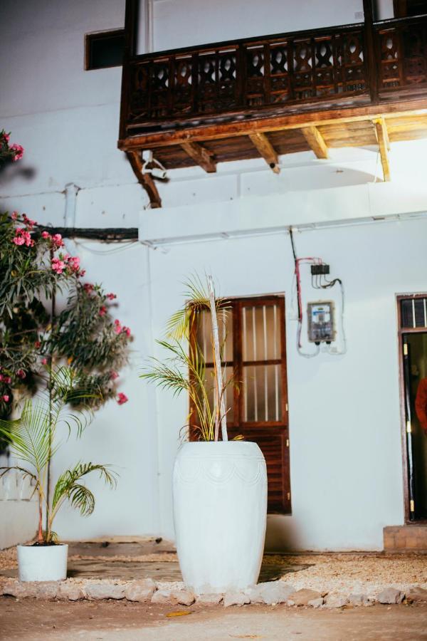 Plumeria Motel - Stone Town Zanzibar Esterno foto